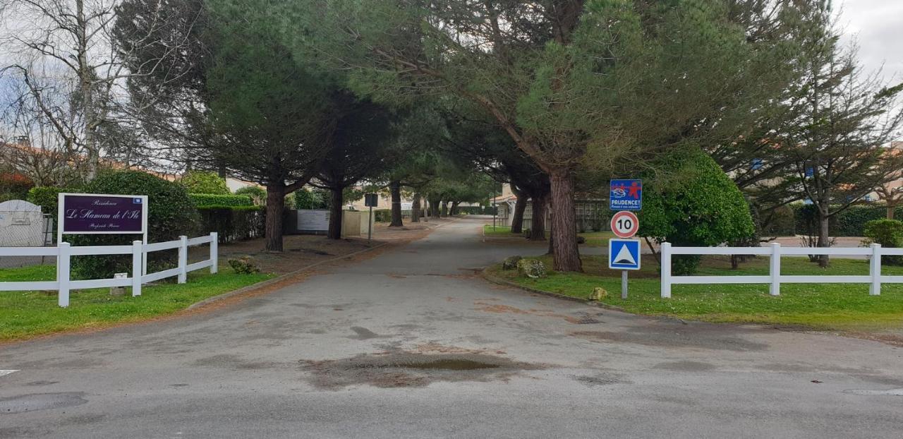 Logement 88 2-4 Personnes 500 M Plage Classe 2 Etoiles Dolus d'Oléron المظهر الخارجي الصورة