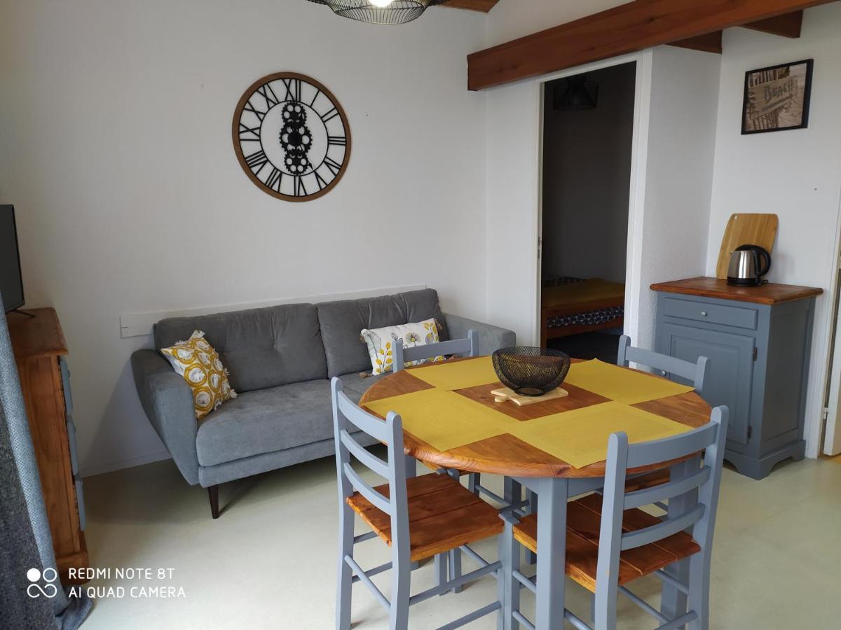 Logement 88 2-4 Personnes 500 M Plage Classe 2 Etoiles Dolus d'Oléron المظهر الخارجي الصورة